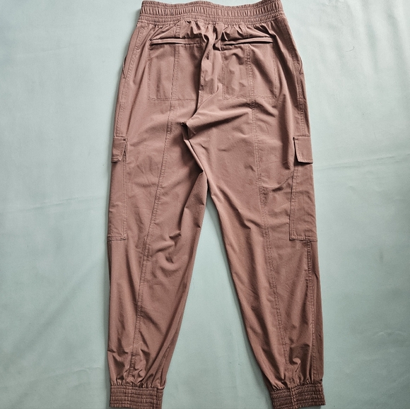 Athleta Chelsea Utility cargo joggers in Mineral Brown - Picture 3 of 10